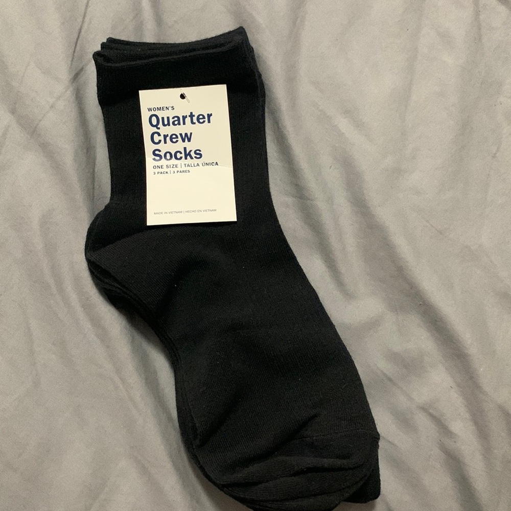 Old Navy 3 pair of women’s crew socks
